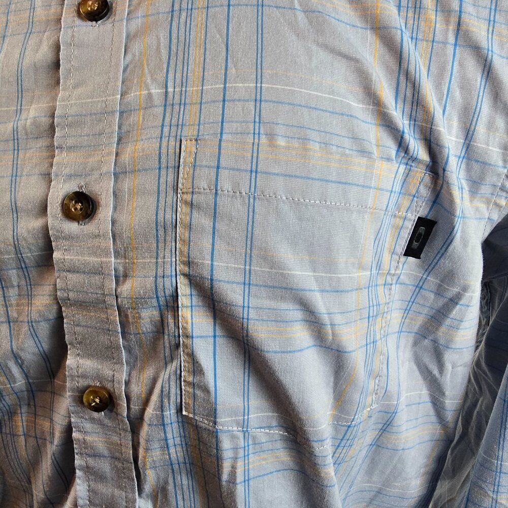 Oakley Mens Medium Blue Plaid Button Up Shirt Casual Outdoor Sport Lightweight - Picture 3 of 10